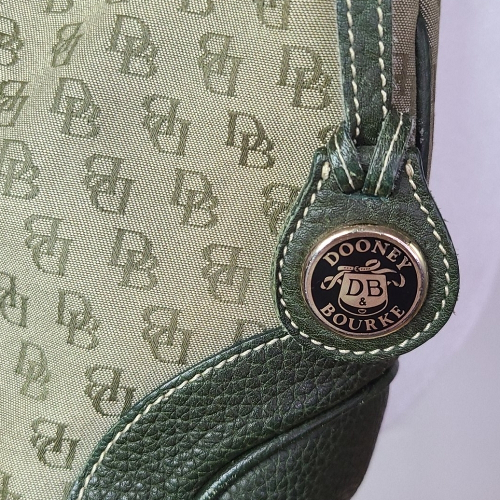 Vintage Dooney & Bourke green monogram bag - Picture 2 of 12